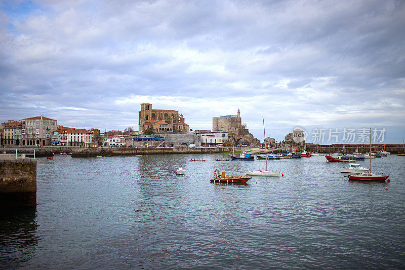 卡斯特罗Urdiales。Cantabria, Spain